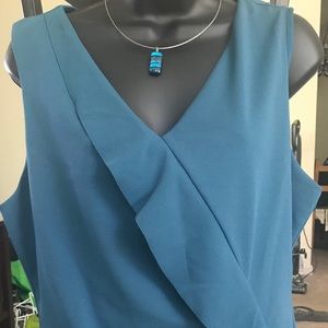 New, chic White House Black Market blouse